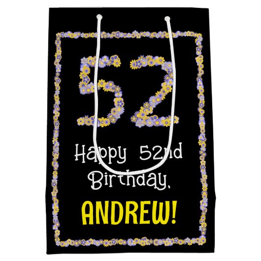 52e verjaardag: Floral Flowers Number, Custom Name Medium Cadeauzakje (Achterkant)