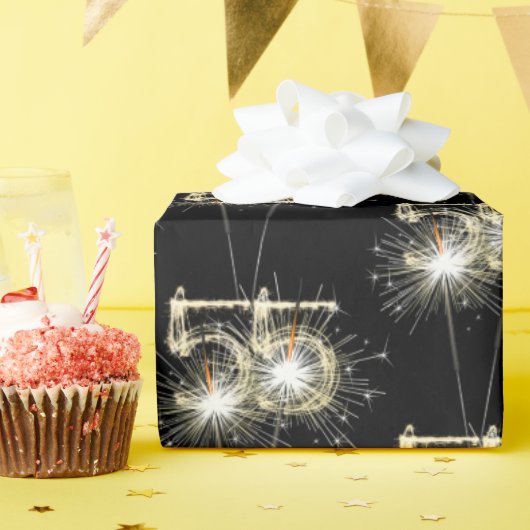 55e jaarsparklers op zwart cadeaupapier (Verjaardagsfeest)