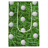 55th Birthday Golf Balls on Grass Medium Gift Bag Cadeauzakje (Achterkant)