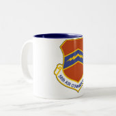 56e luchtcommandant Wing (ACW) Tweekleurige Koffiemok (Voorkant links)