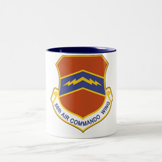 56e luchtcommandant Wing (ACW) Tweekleurige Koffiemok (Center)