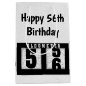 56th Birthday Black Odometer Medium Cadeauzakje (Voorkant)