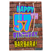 57e verjaardag: Fun, Urban Graffiti geïnspireerd K Medium Cadeauzakje (Achterkant)