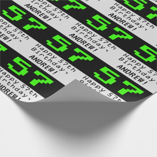 57e verjaardag - Nerdy / Geeky Style "57" en naam Cadeaupapier (Hoek)