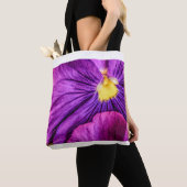 5884-Paarse Pansy Tote Bag (Dichtbij)