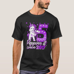 5 Jaar Oude Eenhoorn Pop Het Eenhoorn Knallen Sind T-shirt