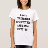 5 PERFECT 10 IS EEN VIJFTIG VROUW T-SHIRT (Voorkant)