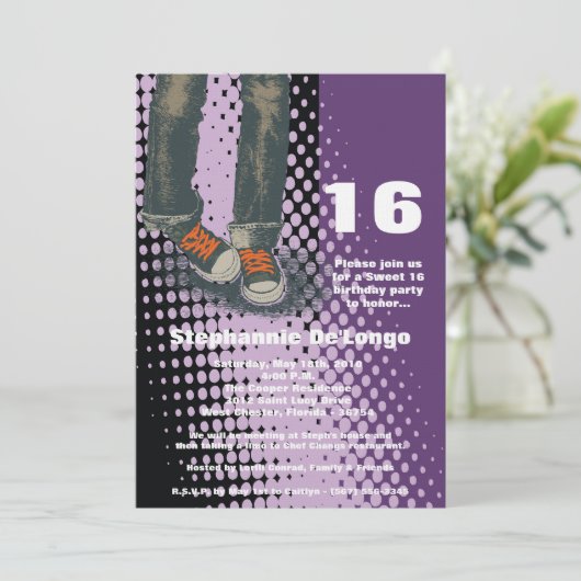 5 x 7 Paarse Sneakers Sweet 16 uitnodiging op zate (Staand voorkant)