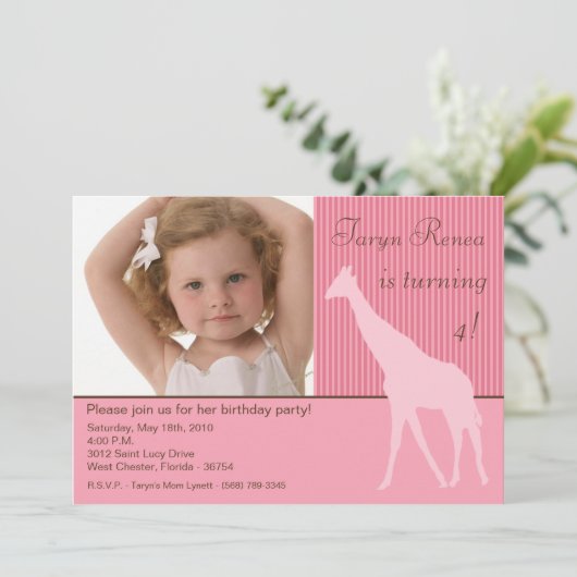 5 x 7 Roze Giraffe Foto van Birthday Party Invitat Kaart (Staand voorkant)