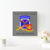 5E BN 25E FIELD ARTILLERY 10E MOUNTAIN CLOCK VIERKANTE KLOK (Huis)