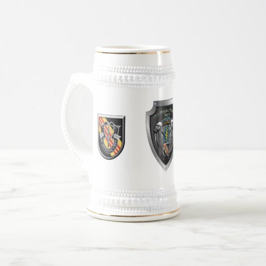 5e groep speciale strijdkrachten (luchtvervoer) bierpul (Voorkant links)