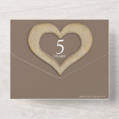5e houten hart trouwdag bruin all in one uitnodiging (Achterkant)