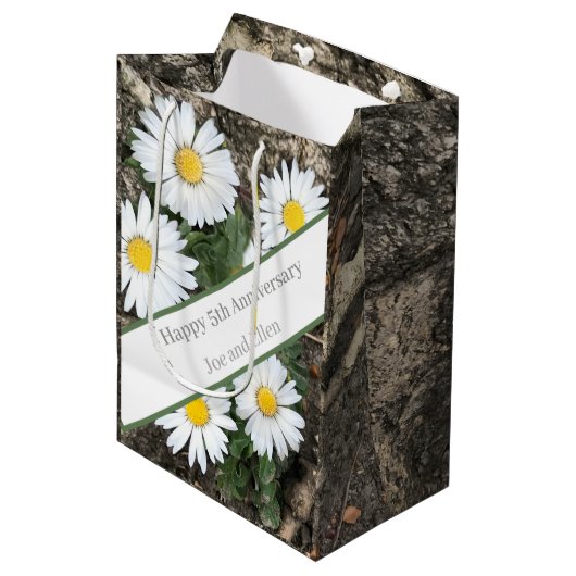 5e Jubileum, bewerkbaar Medium Cadeauzakje (Voorkant Gekanteld)