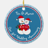5e Jubileum Gift Fun Snow Paar Kerst Keramisch Ornament (Achterkant)