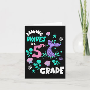 5e klas leerling blij 1e dag terug naar school Mer Kaart