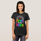5e klas Rocks Rainbow 5e klas terug naar school T-shirt (Voorkant volledig)