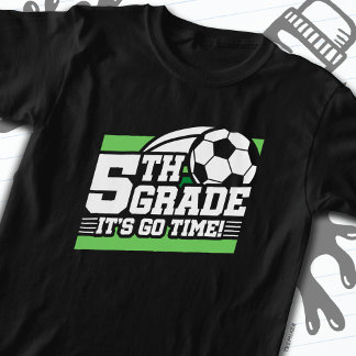 5e klas voetbal Football eerste dag terug naar sch T-shirt
