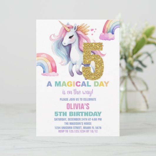 5e Rainbow Unicorn Verjaardag Uitnodigingen Glitte (Staand voorkant)