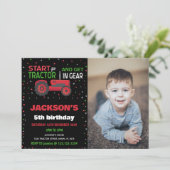5e Rode Tractor Verjaardag Uitnodigingen met foto (Staand voorkant)