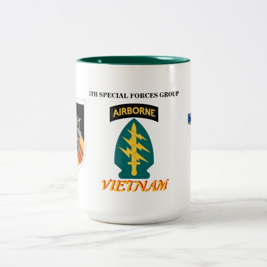 5E SPECIALE KRACHTEN GRP VIETNAM BESTRIJDING MOK I (Center)