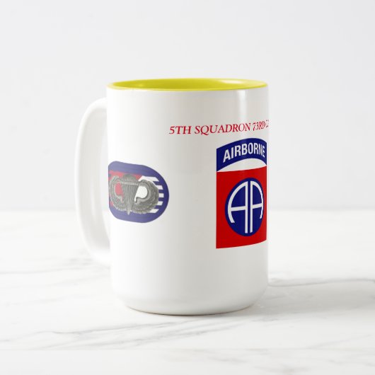 5E SQUADRON 73RD CAVALRY-MOK TWEEKLEURIGE KOFFIEMOK (Voorkant links)