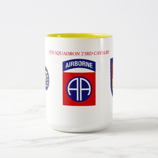 5E SQUADRON 73RD CAVALRY-MOK TWEEKLEURIGE KOFFIEMOK (Center)