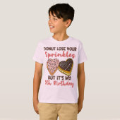5e Verjaardag Donut Thema Grappige Spreuk T-shirt (Voorkant volledig)