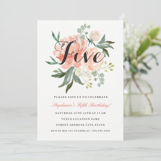 5e Verjaardag Roze Perzik Bloemenuitnodiging Kaart (Staand voorkant)