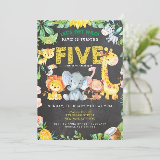 5e Verjaardag Safari Oerwoud Krijtbord Schattige B Kaart (Staand voorkant)