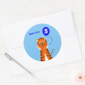 5e verjaardag Tiger Voeg naam toe Blauw Ronde Sticker (Envelop)