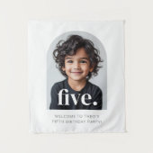 5e Verjaardag Vijf Gebogen Foto Welkom Teken Wandkleed (Voorkant)