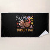 5K op Turkije Dag Thanksgiving Running Classic T-S Strandlaken (Voorkant)