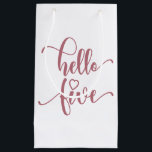 5th Birthday Girls Hello Five Cute 5 Years Old Kid Klein Cadeauzakje<br><div class="desc">5th Birthday Girls Hello Five Cute 5 Years Old Kids - The perfecte 5th birthday gift for toddler kids girls. Makes a great outfit or decoration for a birthday party. Awesome gift for your friend or sister,  daughter or niece!</div>