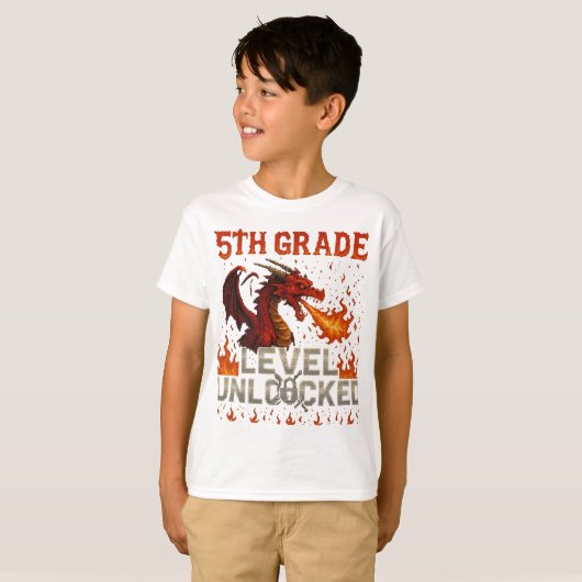 5th Grade Level Unlocked Gamer T-Shirt – Pixel Bos (Voorkant volledig)