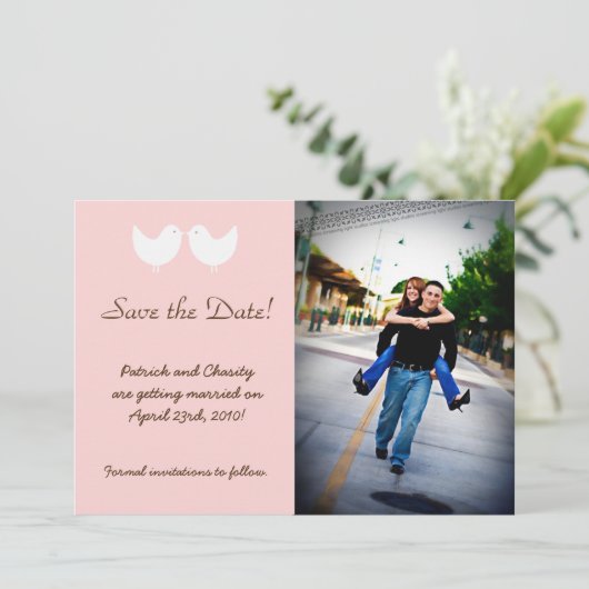 5x7 2 Liefdesvogels Foto Save the Date Aankondigin Kaart (Staand voorkant)