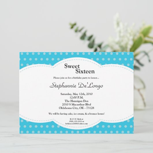 5x7 Blue Polkadot Sweet 16 Birthday Invitation Kaart (Staand voorkant)