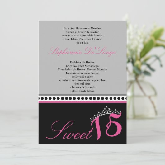 5x7 Grijs Tiara Quinceanera Party Uitnodiging (Staand voorkant)