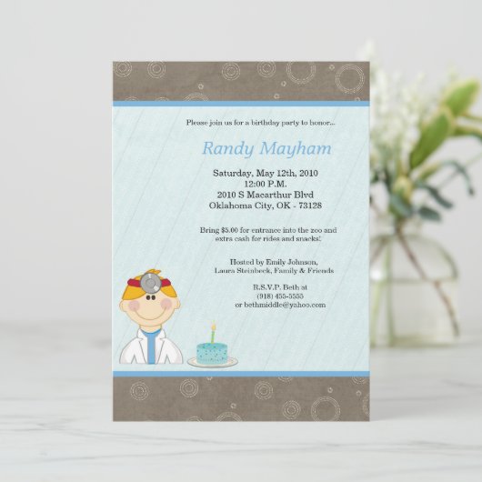 5x7 Kind Boy Doctor Birthday Party Invitation Kaart (Staand voorkant)