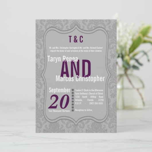 5x7 Modern Grey Damask Paarse Wedding Uitnodiging (Staand voorkant)
