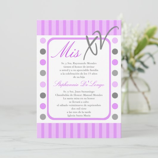 5x7 Paarse Polka Dot Quinceanera Party Uitnodiging (Staand voorkant)