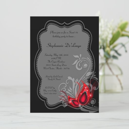 5x7 Red Masquerade Sweet 16 Birthday Invitation Kaart (Staand voorkant)