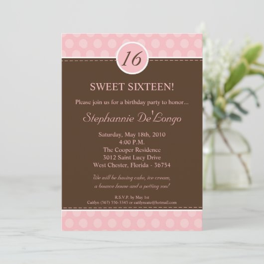 5x7 Roze Monogram Polka Dot 16 Verjaardag Uitnodig Kaart (Staand voorkant)
