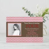 5x7 Roze Polka Dot Foto Verjaardag Uitnodiging (Staand voorkant)