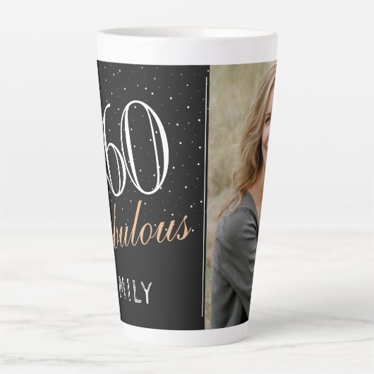 60 en Fabulous Elegant Black 60th Birthday Foto Latte Mok (Voorkant)
