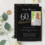 60 en Fabulous Elegant Zwart Foto Verjaardag Kaart<br><div class="desc">60 en Fabulous Elegant Zwart Foto Verjaardag Uitnodiging. Zwarte elegante foto verjaardagsfeestuitnodiging. Geweldig patroon is op de achterkant. Voeg uw foto toe en pas de tekst op de uitnodiging aan. Geweldig voor het 60ste verjaardagsfeestje van een vrouw.</div>