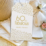 60 en Fabulous Gold Glitter 60th Birthday Cadeaulabel<br><div class="desc">60 en Fabulous Gold Glitter 60th Birthday Gift Labels. Moderne en elegante verjaardagslabels met trendy typografie en faux goudglitter stippen. Het ontwerp heeft een douanenaam. Maak persoonlijke 60ste verjaardag labels voor haar.</div>