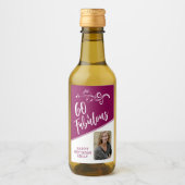 60 en Fabulous Script Photo Magenta 60th Birthday Wijn Etiket (Voorkant)