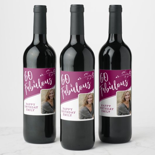 60 en Fabulous Script Photo Magenta 60th Birthday Wijn Etiket (Flessen)