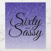 60 en Sassy 60e verjaardag Blauw Glitter Ombre Wijn Etiket (Enkel label)