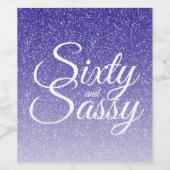 60 en Sassy 60e verjaardag Blauw Glitter Ombre Wijn Etiket (Enkel label)
